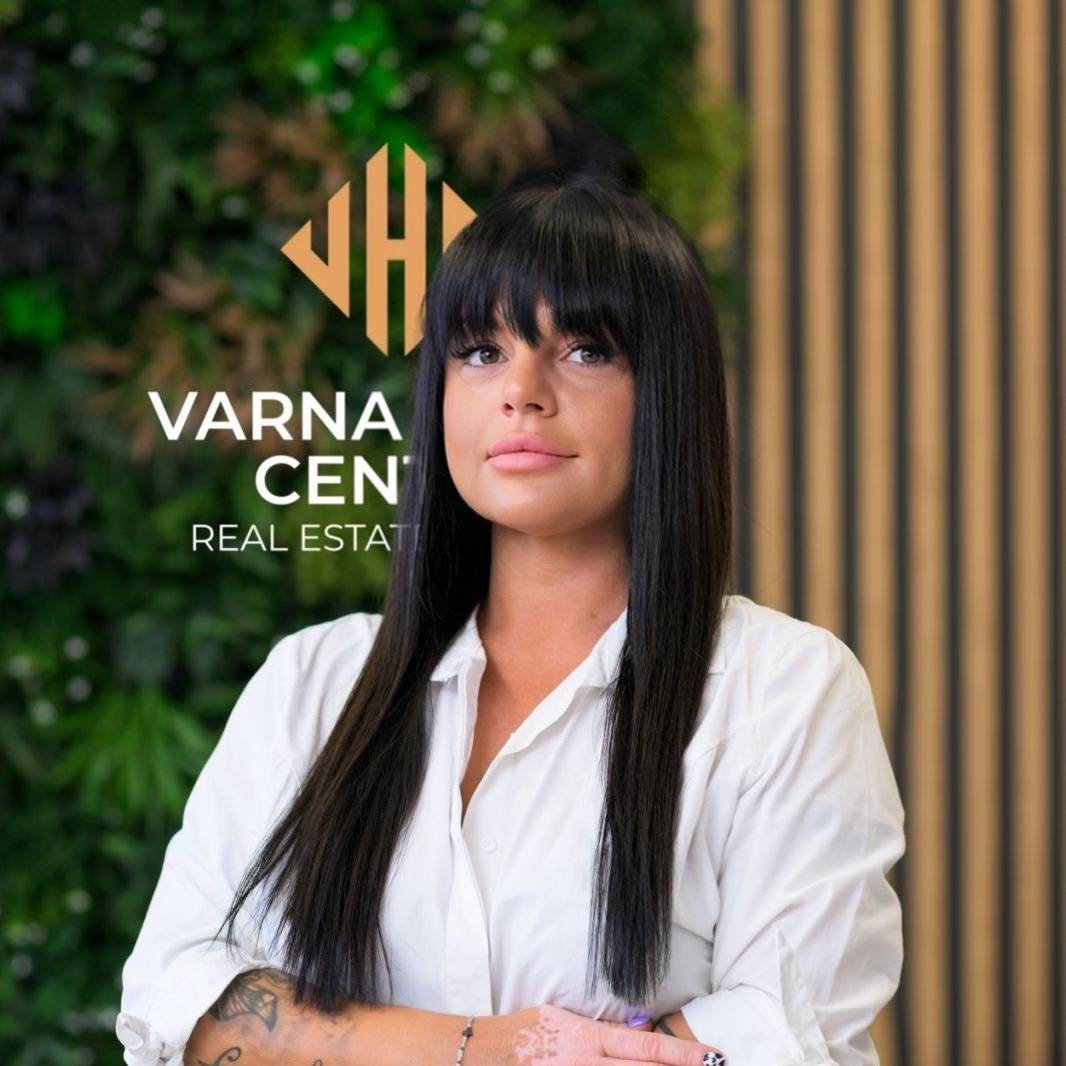Анелия Маринова - Брокер - Varna Home Center